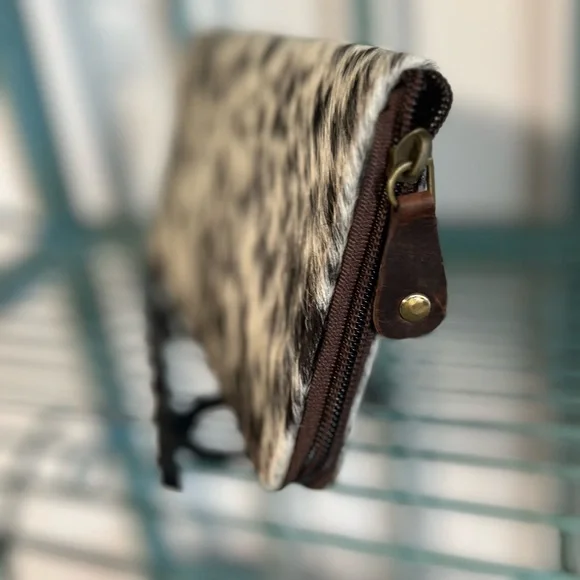 Amazing Hide-on Rustic Leather Zip around Wallet New Card Holder Black White - Picture 4 of 6